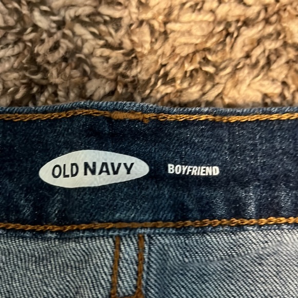 Old Navy mid rise boyfriend jeans - Picture 5 of 7